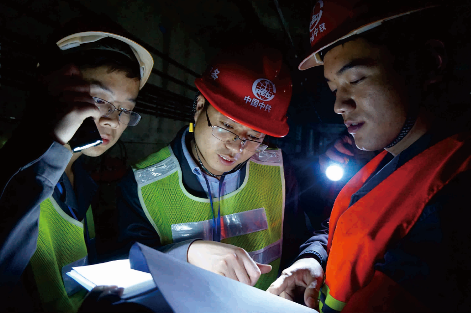 3《攻關》 袁玉柳.png